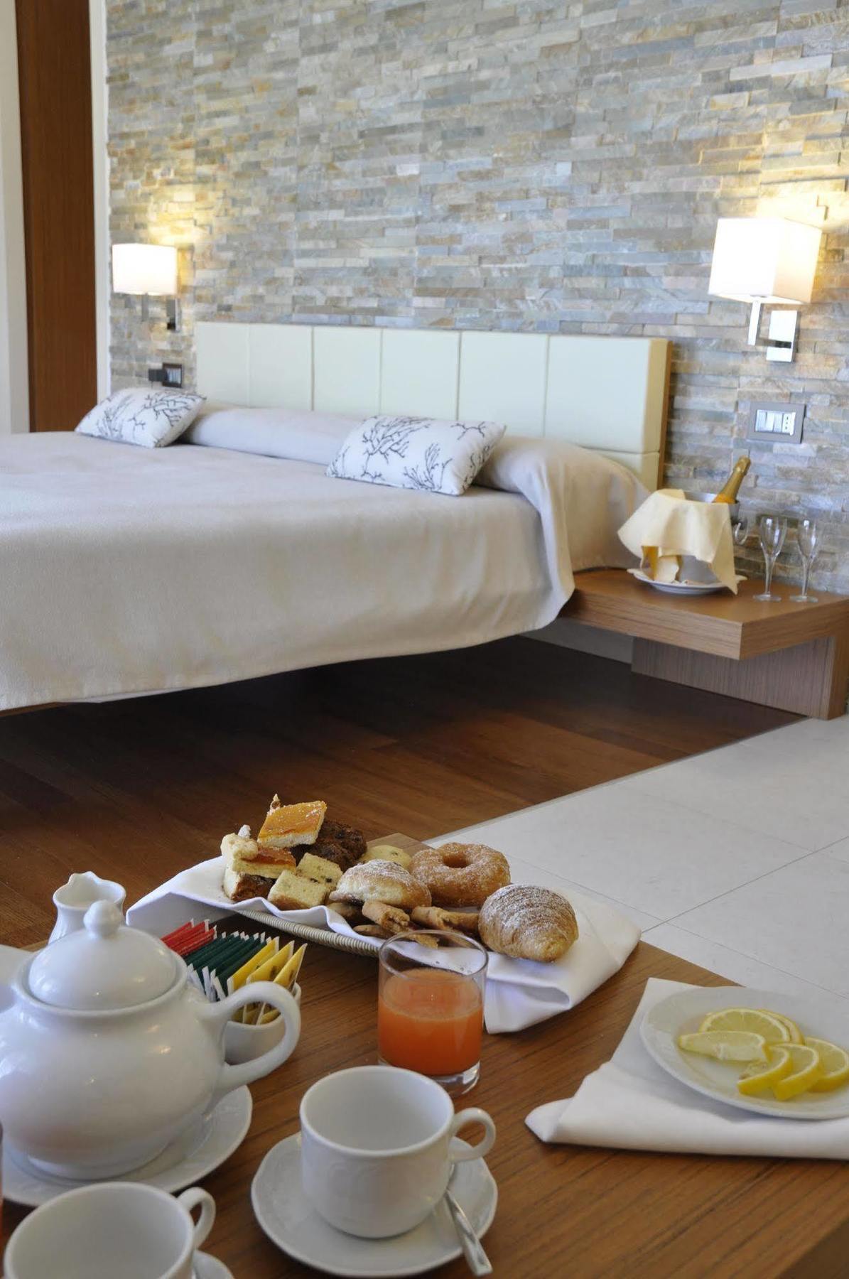 Pugnochiuso Resort - Hotel Del Faro Luaran gambar