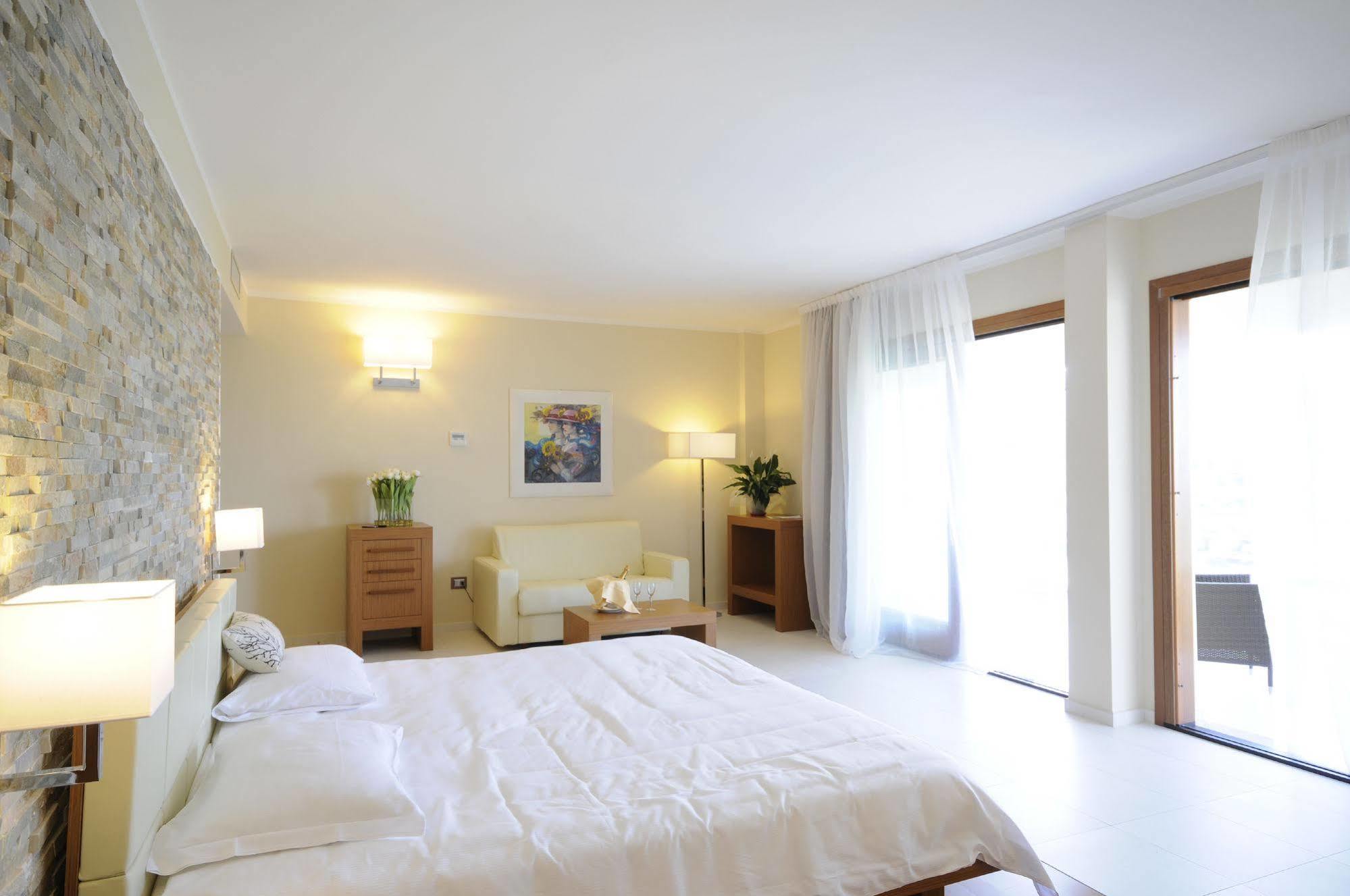 Pugnochiuso Resort - Hotel Del Faro Luaran gambar